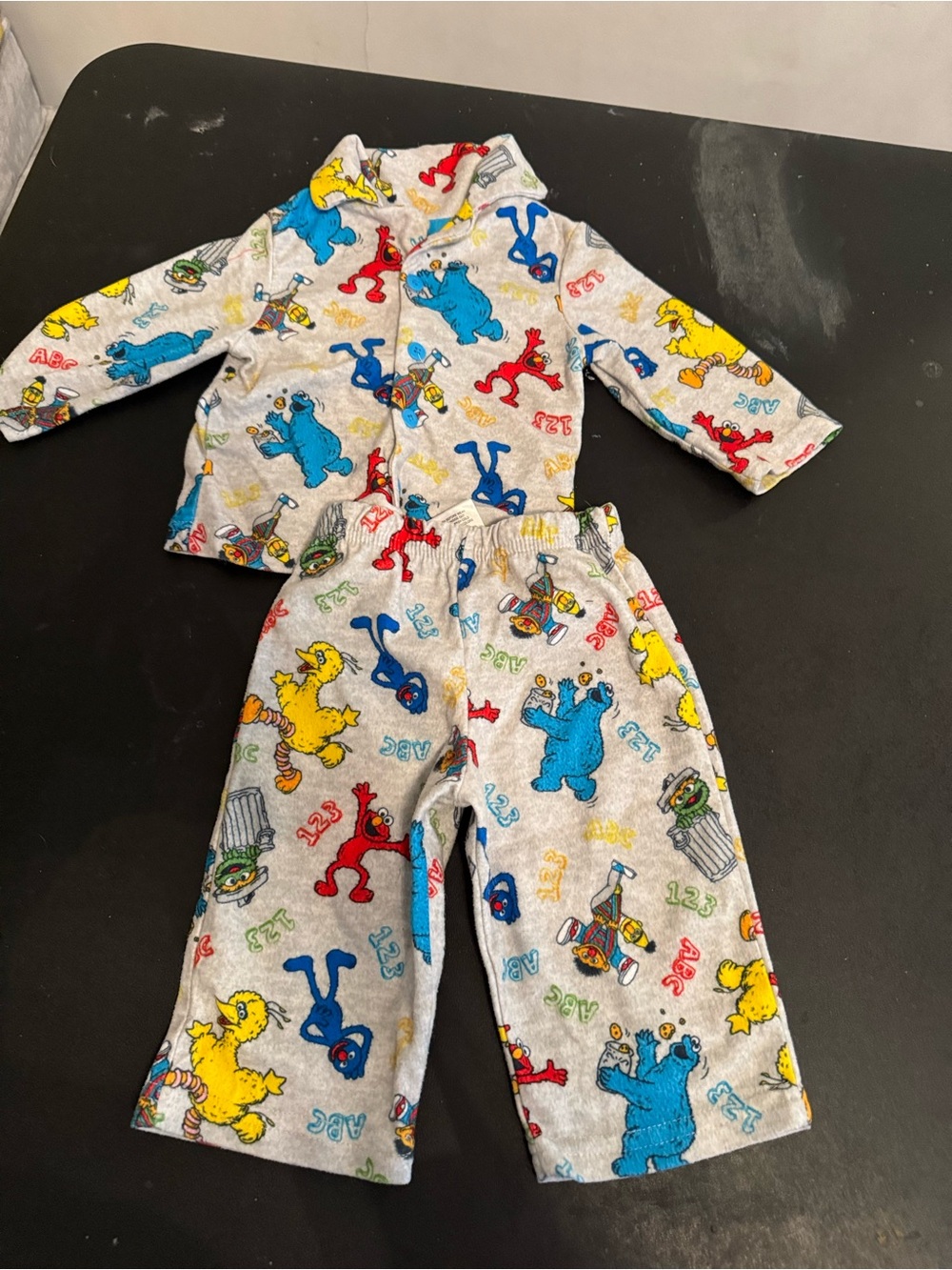 Sesame Street Pajama Set 12 month Multicolor Characters